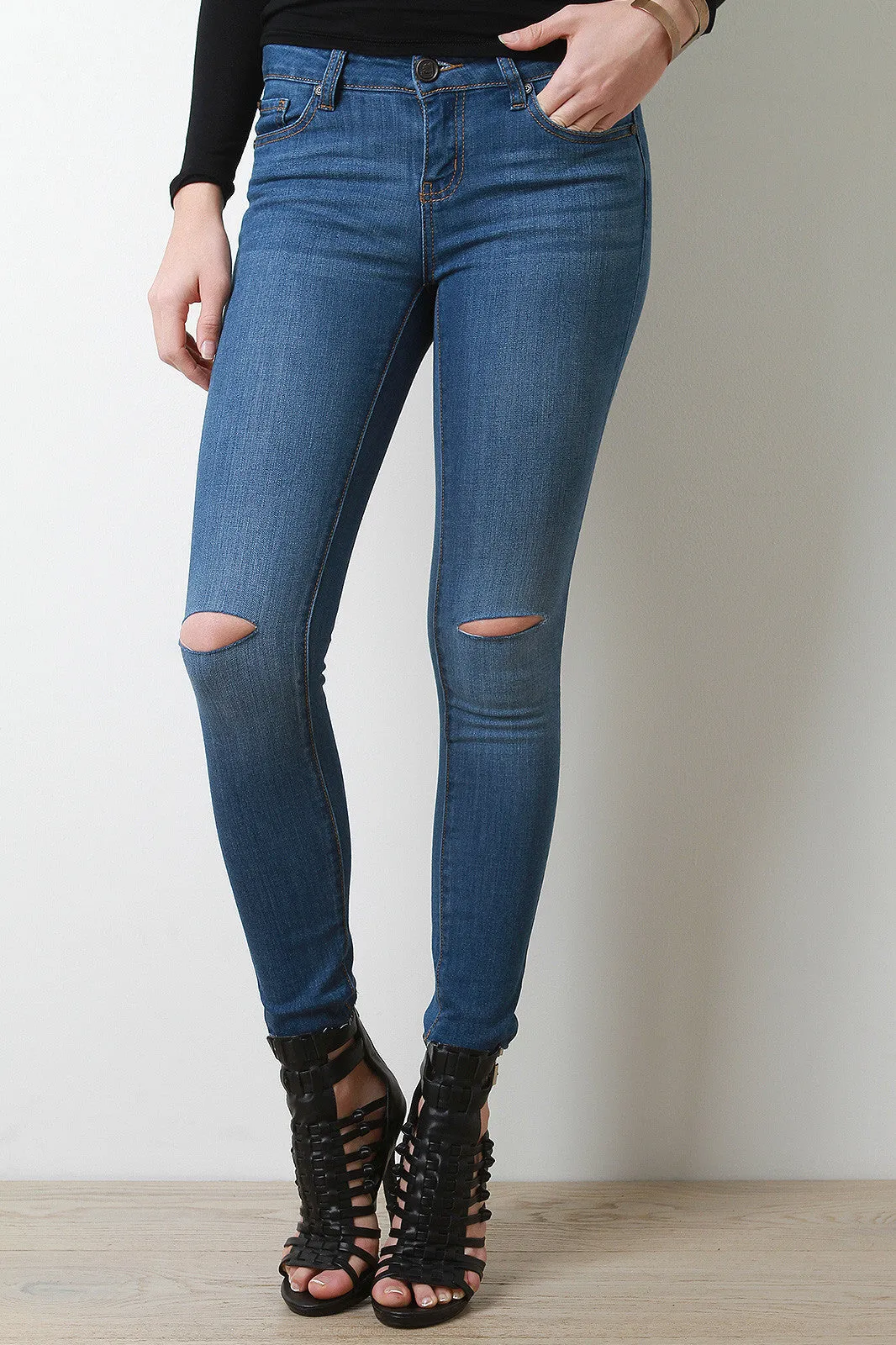 Knee Slit Raw Hem Skinny Jeans