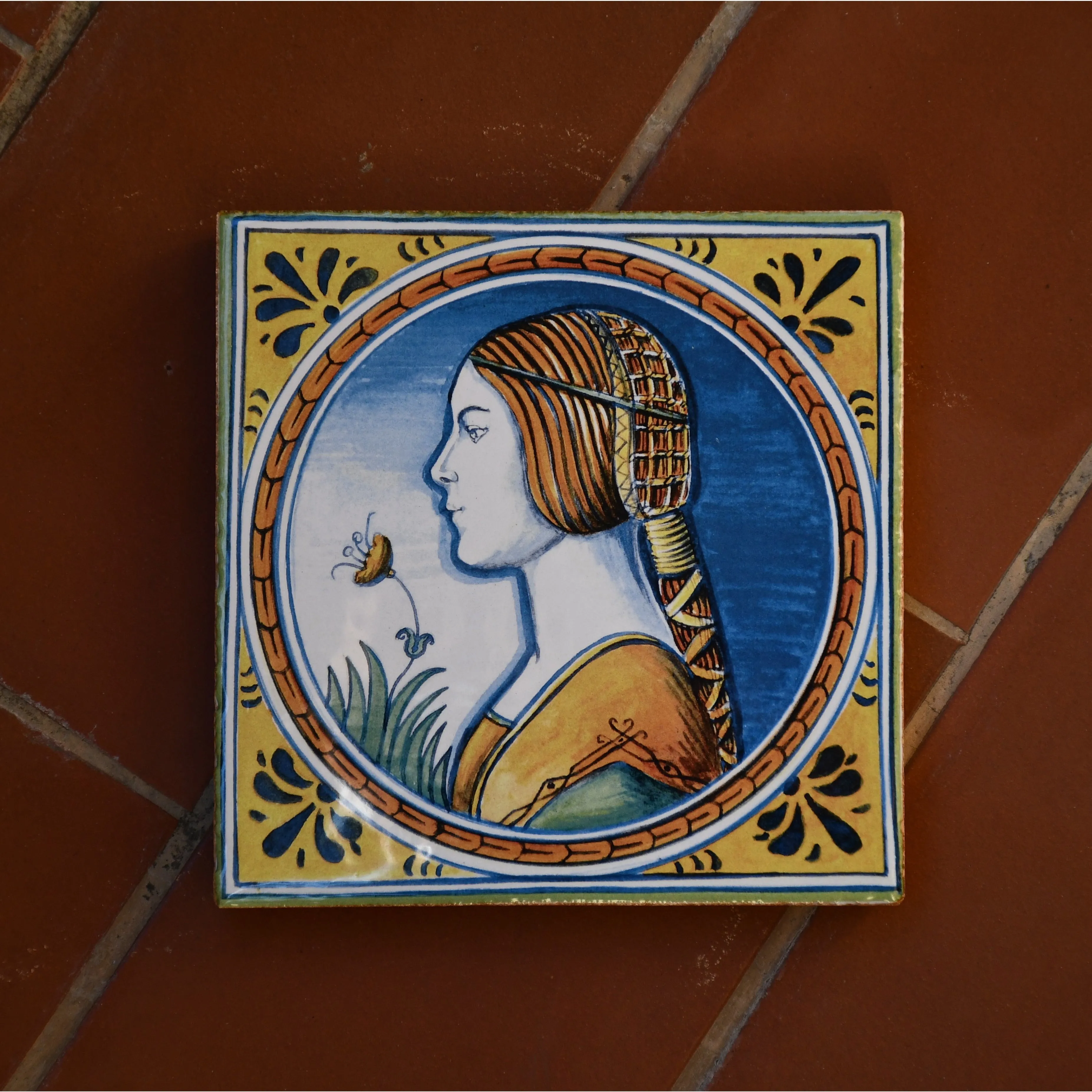 Maiolica mediterranea - "La bella principessa" di Leonardo